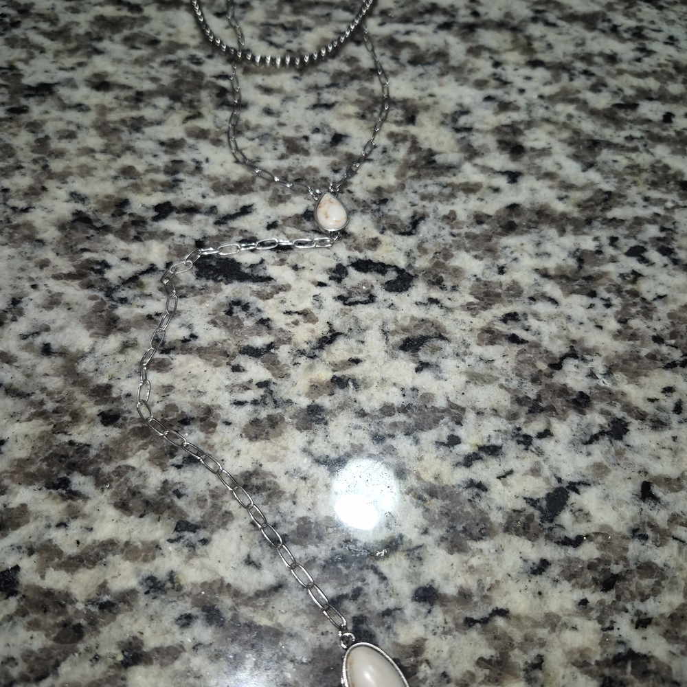 Elegant Silver and Cream Necklace
